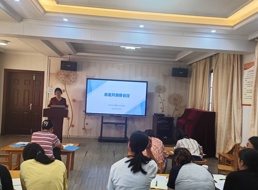做好月调度 把好“食安”关 ——白甸镇中心幼儿园召开九月份食品安全月调度会